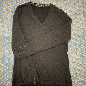 J. McLaughlin dark gray V-Neck sweater size small